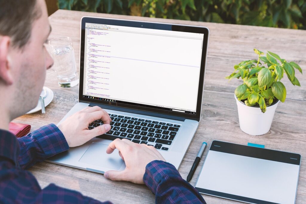 ga55553a0c381892e0e1422e9fc58bee3750d6eb70b9df2c351e20a79dd51d3e37877a2150b0f72483c6aa34481f20c4292b0ab19e32ee00ffeb87708a03bfc78_1280-2443766 web designer, coder, html, css html5, css3, webdesign, computer, programming, digital, computer science, binary code, binary, computer scientist, designer, tablet, graphic tablet, design, develop, mockup, ones and zeros, coder, coder, coder, coder, coder, html, html, html, webdesign, computer science